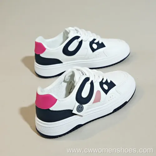 Latest Fashion Flat Soled Sports Shoes Wholesale